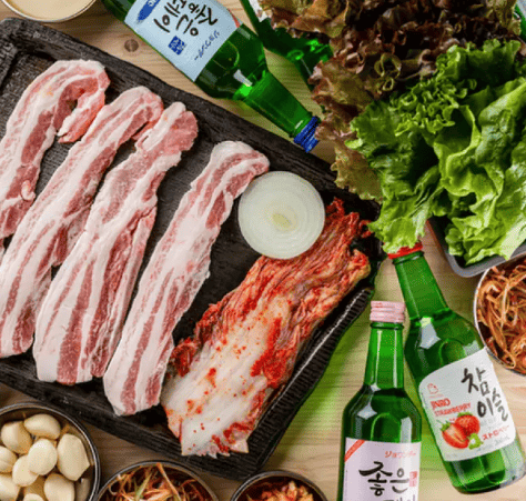 소주, K-Culture를 담은 한 잔 : 역사, 종류, 칵테일, 그리고 MZ세대의 소주 즐기기! 🥂✨
