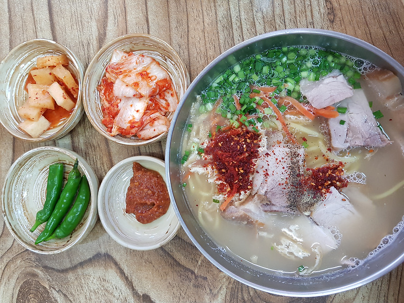 [제주 맛집] 제주시외버스 터미널 고기국수 맛집 <효퇴국수>” style=”width:100%”><figcaption>[제주 맛집] 제주시외버스 터미널 고기국수 맛집 <효퇴국수></figcaption></figure>
<p style=