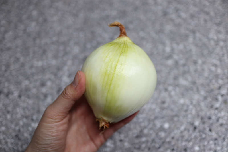 깐양파 보관법과 양파 매운맛 없애는 방법 (빠르고 간단하게!)