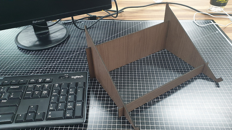 노트북 거치대 만들기 : DIY Laptop Stand (재료비 2천원)