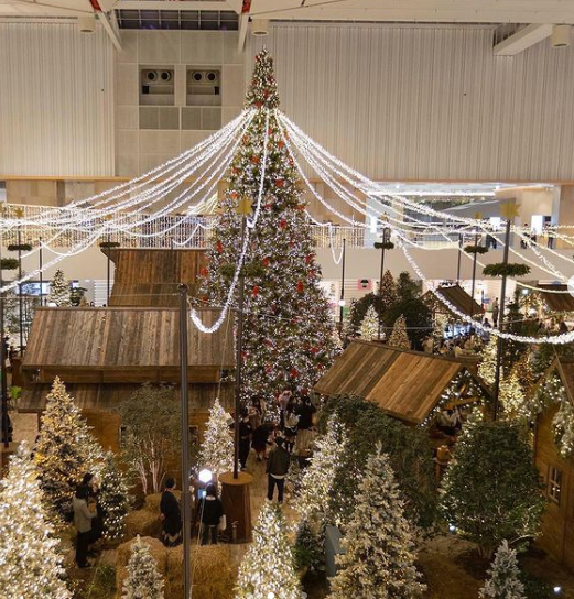 더 현대 서울 크리스마스 트리 기간 장소 라이트닝 쇼 대기예약 방법 무료 음료 쿠폰