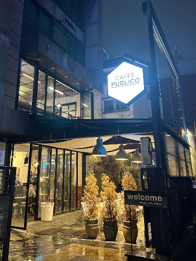 보라매역 [CAFFE PUBLICO] 퍼블리코, 분위기 맛집, 반숙 바스크 치즈케이크 추천!