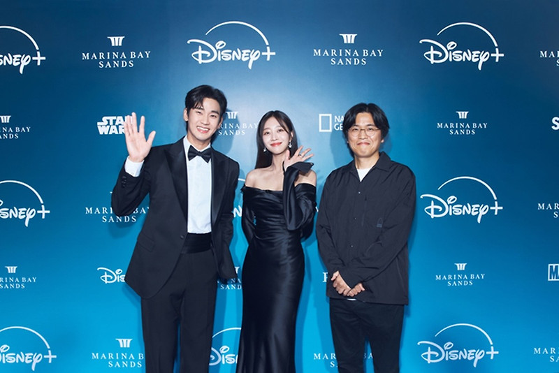 <b>김수현 김새론</b> 미성년자 교제 <b>논란</b>, 디즈니플러스 '넉오프' 공개... 