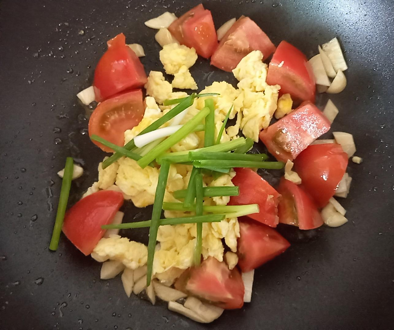 영양 만점 초간단 토마토 계란 마늘 볶음