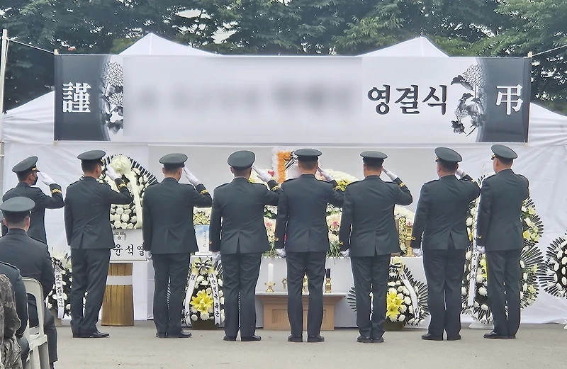 24.06.10.오늘의 일들 : '<b>훈련병</b> <b>얼차려</b> 사망' <b>중대장</b>·부<b>중대장</b>... 