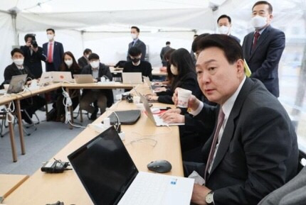 박근혜 - 미워도 다시 한번 (대구시장選 홍준표 vs. <b>유영하</b>)