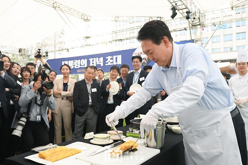 [홍준일 정국전망] <b>윤석열</b> 대통령, 벼랑 끝의 선택 : <b>탈당</b>, 출당... 