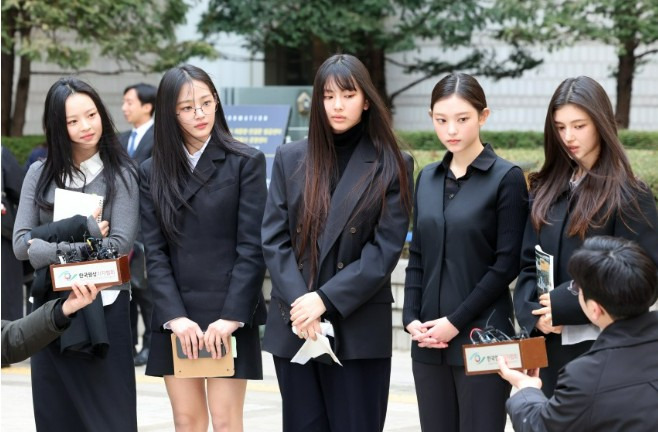 한국 사회와 케이팝 시스템을 ‘악마화’한 <b>뉴진스</b>(NZJ)의... 
