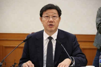 <b>노연홍</b> 프로필 한국제약바이오협회 회장 <b>의료개혁특위</b> 위원장... 