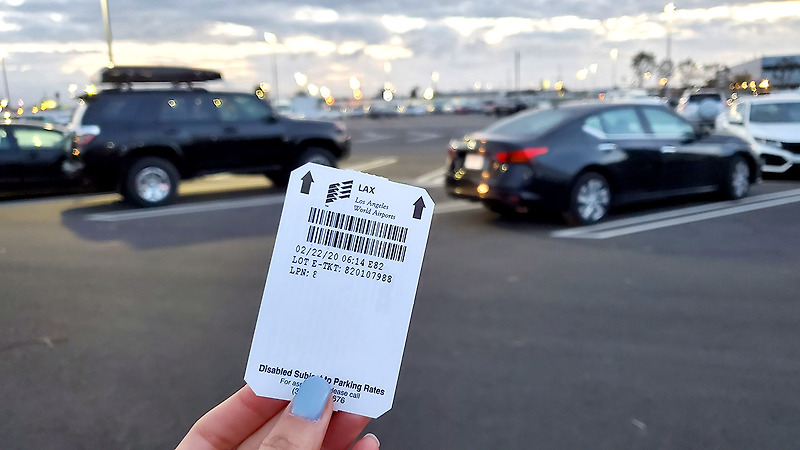 미국 LAX 장기 주차장 Lot E, 공항 셔틀버스 타는 곳