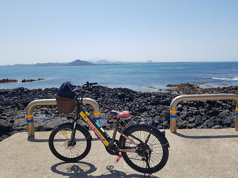 [혼자 제주도 한달 살기] day 4 (1) 혼자 전기자전거 타고 명화보다 멋있는 풍경의 우도 한바퀴 돌기(올레 1코스를 따라 걷기, 우도 한바퀴 소요시간, 우도배시간, 우도배요금)