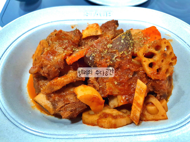 마켓컬리 추천템 이태리식 토마토 갈비찜 남은소스로 리조또까지!