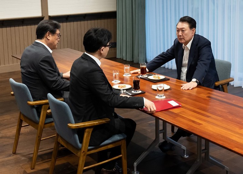 <b>대표</b> '깡통 면담' 후 <b>추경호 원내대표</b>와 만찬으로 뒷통수까지