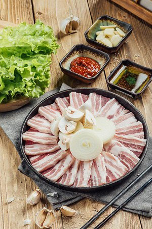 What is the famous must-try food in Korea