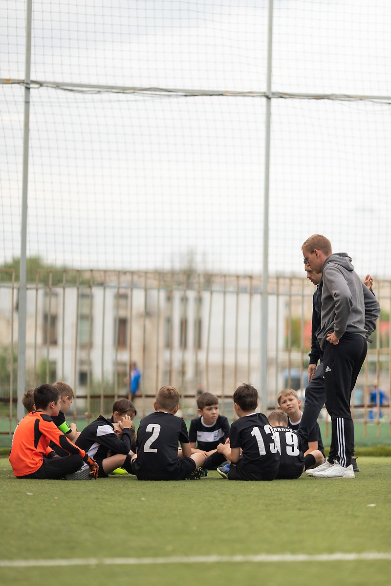 5-of-the-most-important-roles-of-a-football-coach