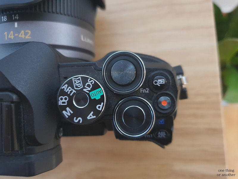4K 동영상, 5축 손떨방 지원 올림푸스 미러리스 카메라 OM-D E-M10 mark III