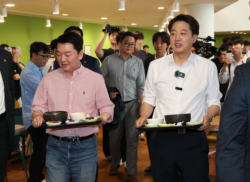 <b>이준석</b> 측 "친윤, 국민의힘... 대신 <b>김문수</b>로 <b>단일화</b> 거래 제안... 