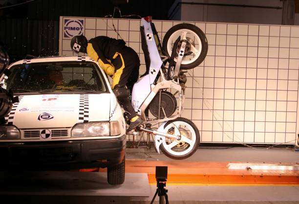 구조물을 들이받아 숨지는 안타까운 사고 :: RIDO.RIDO