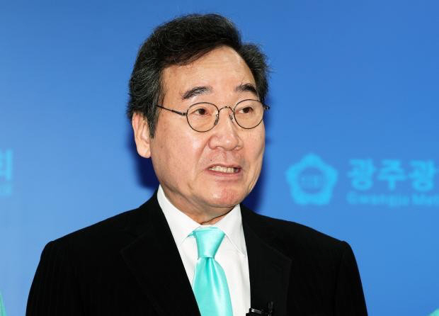 <b>이낙연</b> 광주 광산을 예비<b>후보</b> <b>등록</b>…‘친명’ 현역 의원과... 
