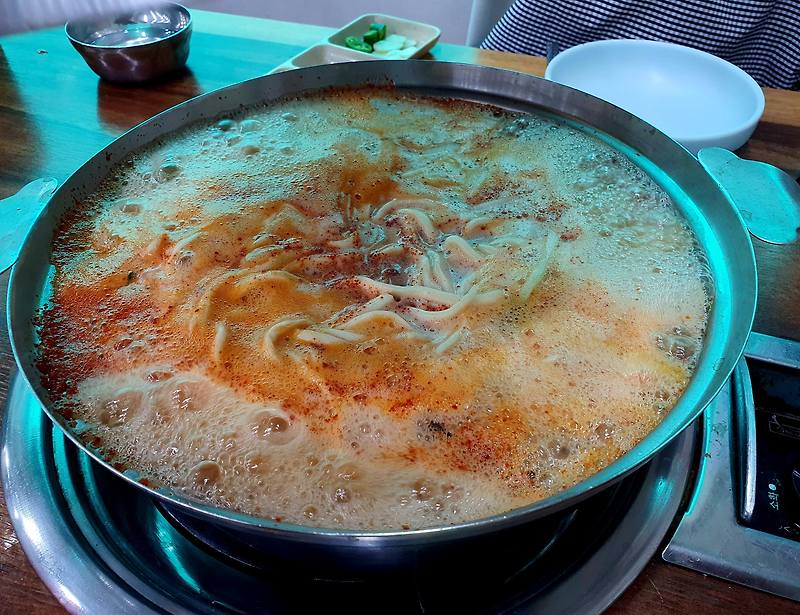 [공주/동학사 맛집] 전통궁중칼국수 - 맛집 후 동학사까지 깔끔한 주말 나들이 코스!