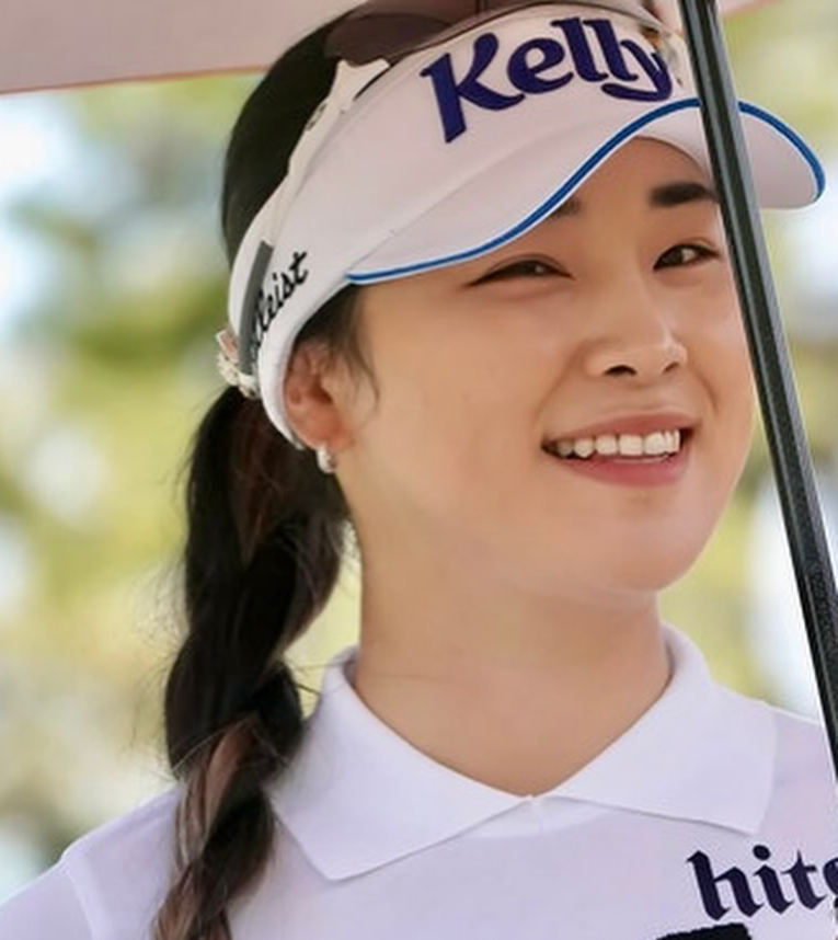 [골프] KLPGA 원조 돌아온 <b>장타</b>왕 미녀골퍼 <b>윤이나</b> 프로... 