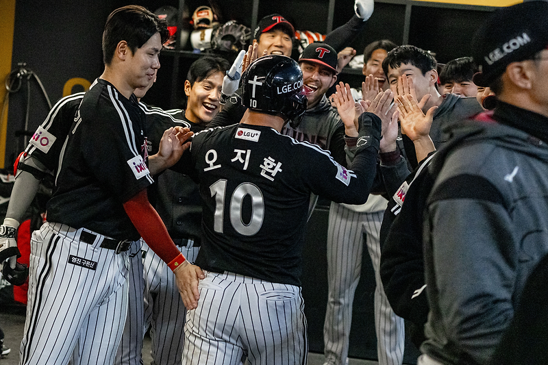 5<b>연승</b> 기록한 <b>한화 이글스</b>, 701일 만에 단독 2위 오른 롯데... 