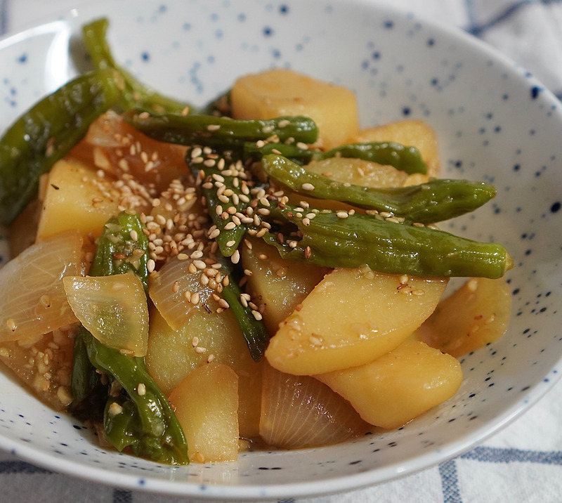 포슬포슬 단짠단짠 꽈리고추 감자조림 맛있게 만드는 법