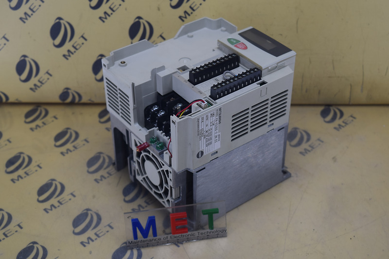 MITSUBISHI Convertitore Di Frequenza FR-E520S-0.4K-EC Inverter 0,4kW 2,5A Usato