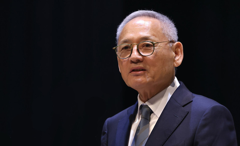 [글로벌 포커스人] <b>유인촌</b> 문화체육관광부 <b>장관</b> “K콘텐츠는... 