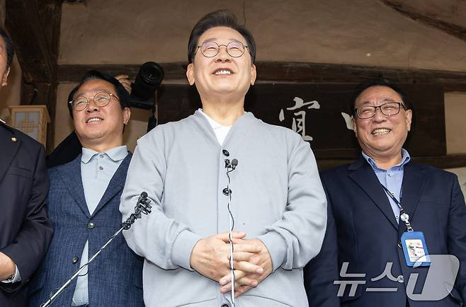 대선 22일간 열전 돌입…이재명 대세론 속 <b>김문수</b>·이준석... 