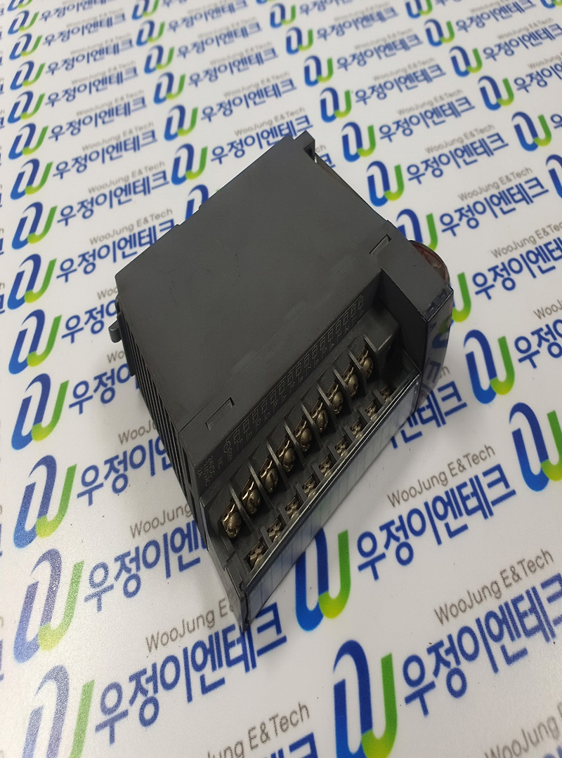 MITSUBISHI PLC OUTPUT UNIT / QY10