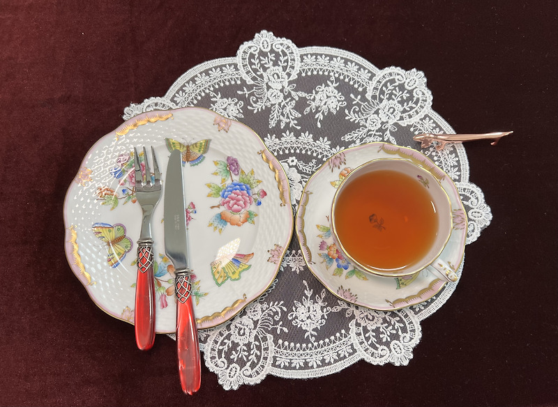 이겸서의 애프터눈티 테이블과 티 푸드 세팅