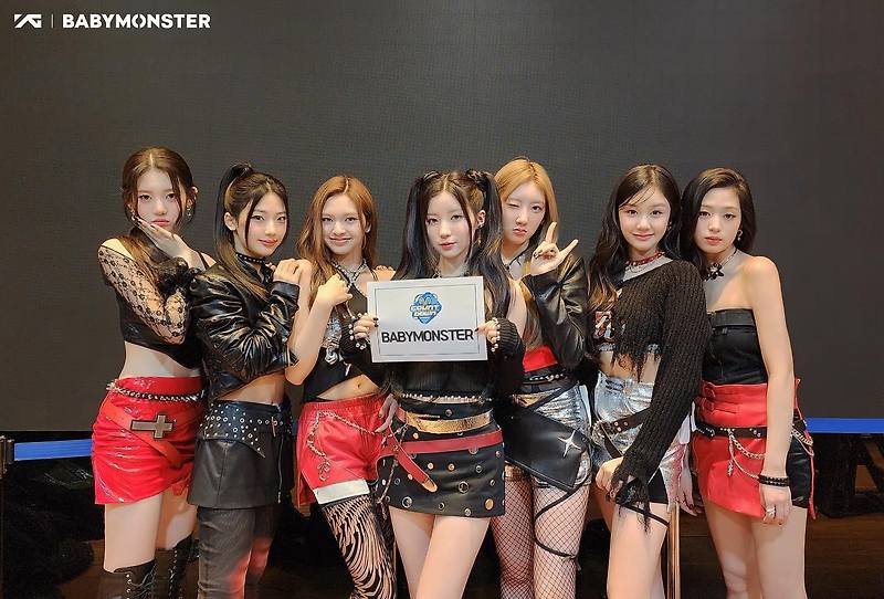 'SHEESH' 신인 걸그룹의 핸드마이크 자신감, 베이비몬스터(BABYMONSTER) 밴드라이브 호평 - 음방 1위 팬미팅투어 ...