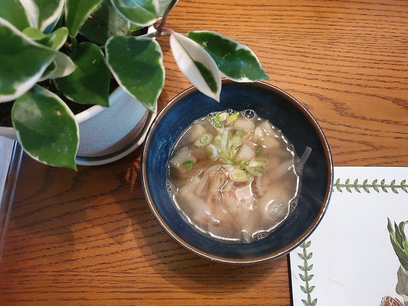 돼지고기로 뭇국을? 생각보다 맛있어서 놀라웠던 돼지고기뭇국 레시피