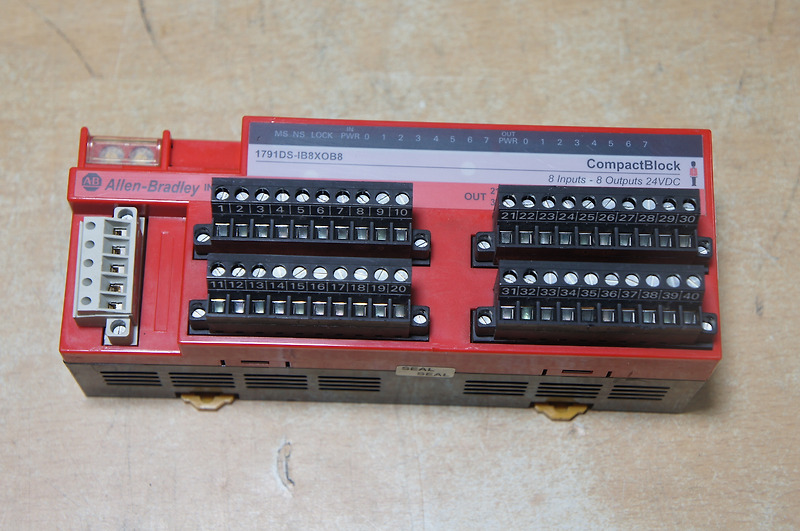 17294)ALLEN-BRADLEY 1791DS-IB8XOB8 실사용품 작동양호 사진과동일품 사진참고하세요 상품문의 010 ...