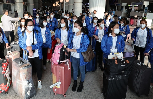2024년 필리핀 <b>가사관리사</b> 비교하니…이해 못할 <b>오세훈</b> 정책.