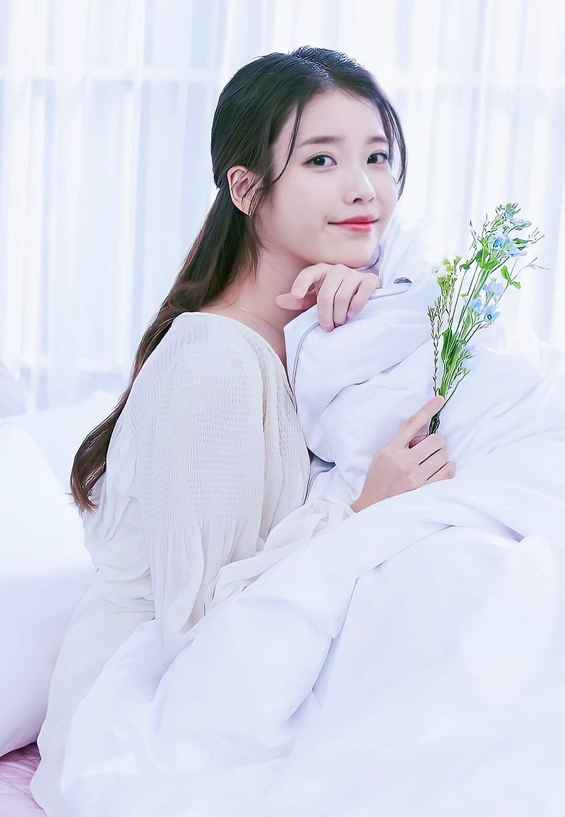 아이유 이브자리 고화질 짤 - 꾸르