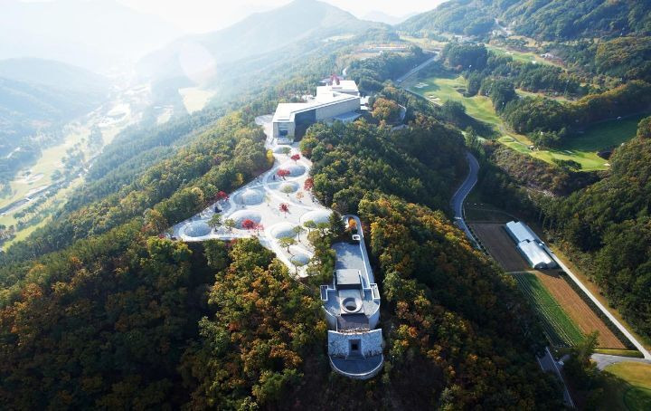 노출 콘크리트 건축을 대중화 시킨 건축가 - 꾸르