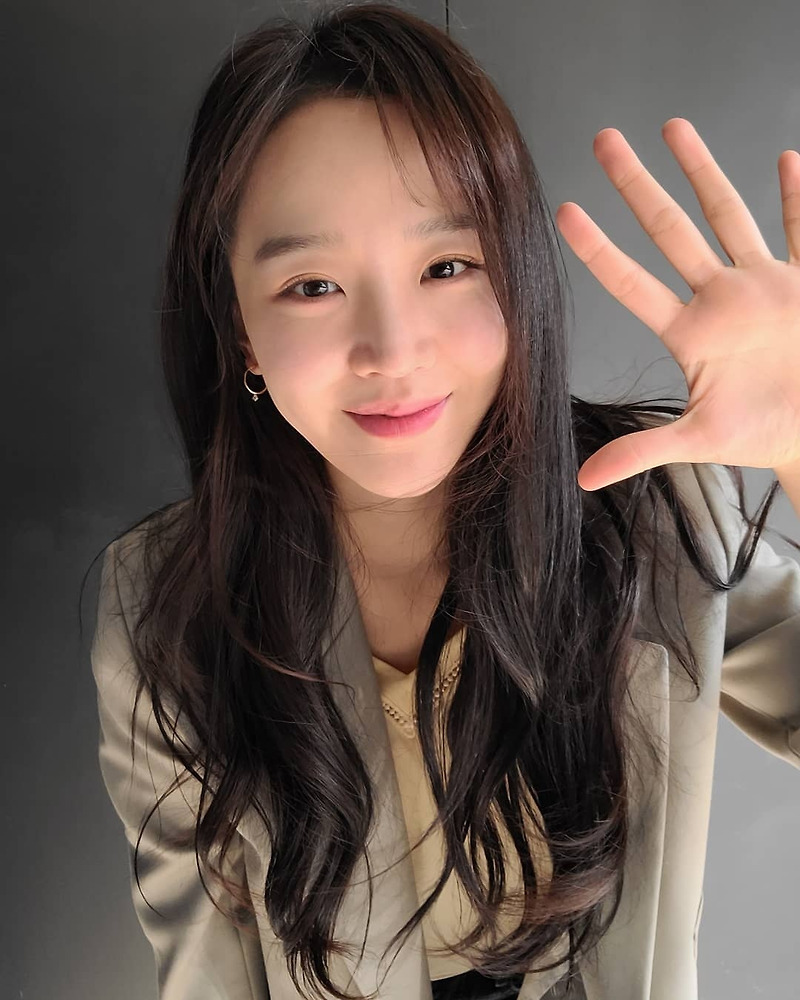 배우 신혜선이 사진 찍을때마다 무조건 한다는 포즈 - 꾸르