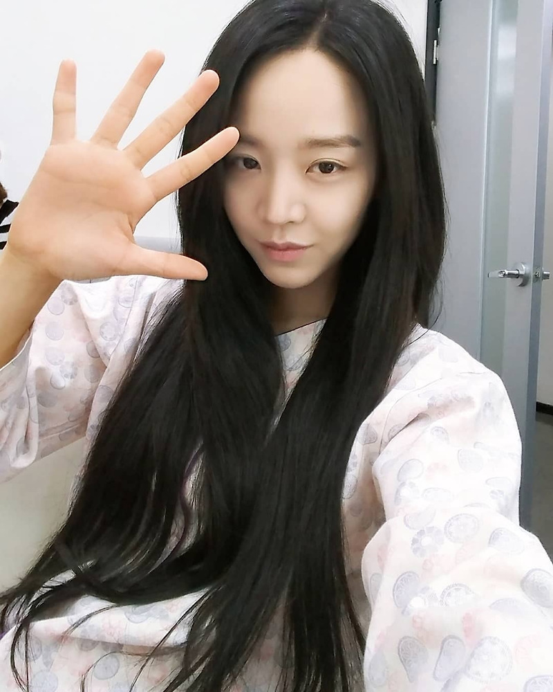배우 신혜선이 사진 찍을때마다 무조건 한다는 포즈 - 꾸르