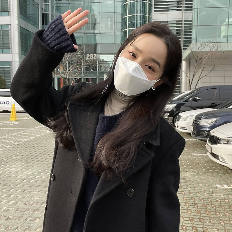 배우 신혜선이 사진 찍을때마다 무조건 한다는 포즈 - 꾸르