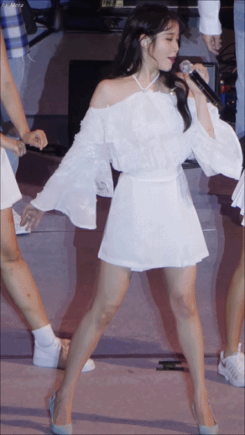 연대 아카라카만 가면 레전드인 아이유 - 꾸르