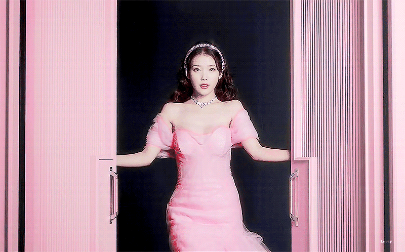 정신과 의사가본 아이유 Celebrity 뮤비 리뷰 - 꾸르