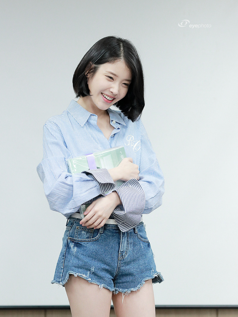 아이유 여대생 느낌 - 꾸르