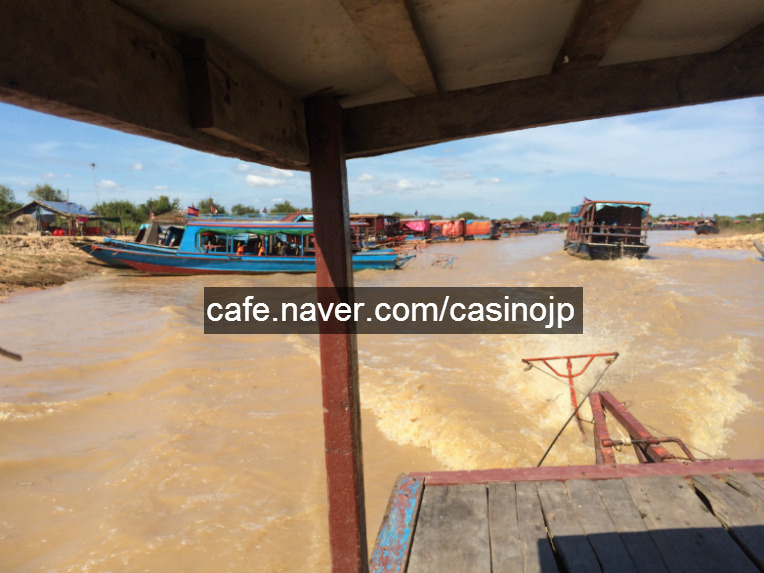 캄보디아 씨엠립(Siemreap) 한인게스트하우스(Guest House) 소폰빌라 - 툰레샵 캄퐁플럭