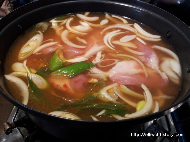 <분당 서현동 맛집> 38번가 김치찌개 : 착한 가격의 숯불 돼지갈비와 김치찌개