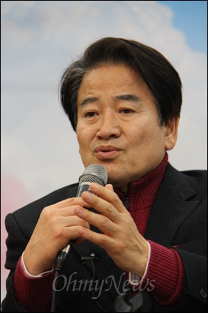 <b>정동영</b> "박근혜 주변은 MB보다 더 강경, <b>남북</b>관계 재앙"
