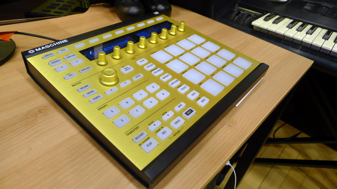 Maschine mk2 WHITE カスタムキットのセット Maschine mk2 WHITE カスタムキットのセット - メルカリ