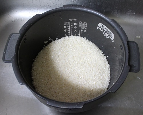 밥 맛있게 짓는방법과 밥물 맞추기 꿀팁 이걸 넣고 밥을 지어보세요