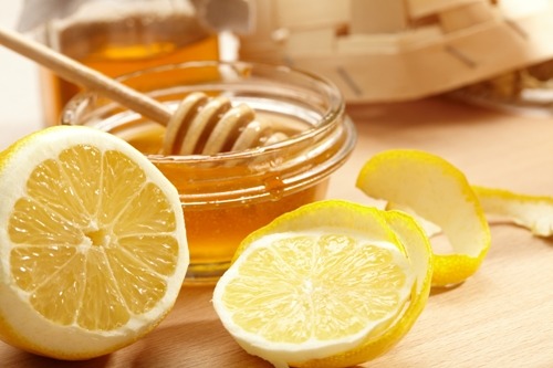 레몬과 꿀물이 만나면? 매일 먹는 '레몬 꿀물 주스'가 가져다 주는 놀라운 신체 변화 6가지